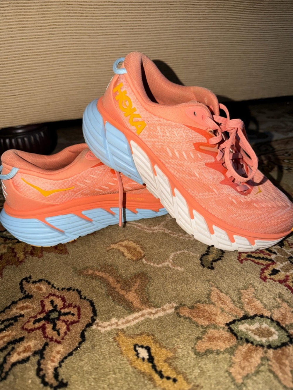Hoka Coral GAVIOTA 4 Running Sneakers